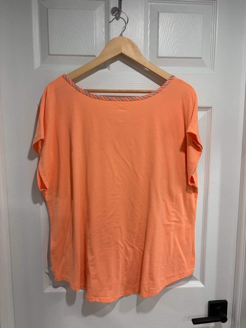 Danskin Women’s Peach Short Sleeve Scoop Neck Top Cotton Blend - Picture 4 of 4